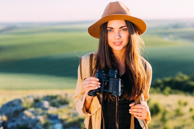 Retrato de una bella mujer sonriente