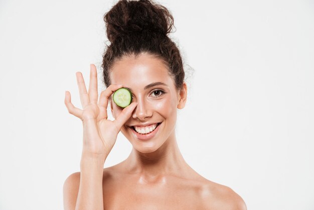 Retrato de la belleza de una joven sonriente