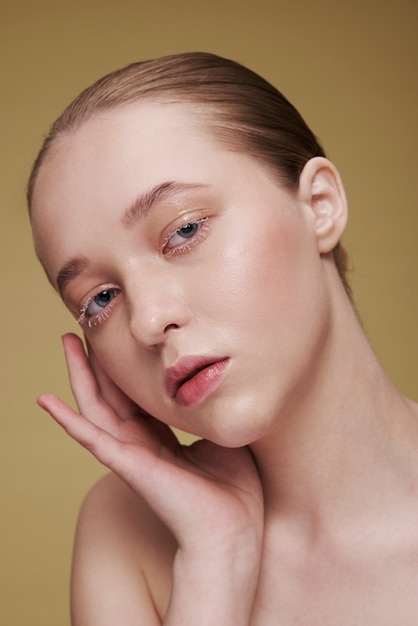 Retrato de belleza de mujer joven