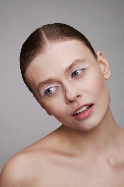 Retrato de belleza de mujer joven