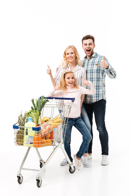 Retrato de cuerpo entero de una familia feliz