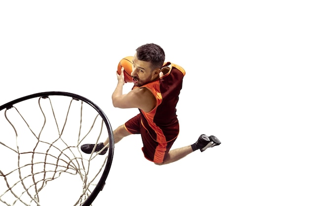 Foto gratuita retrato de cuerpo entero de un jugador de baloncesto con pelota