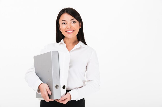 Retrato de una empresaria asiática sonriente