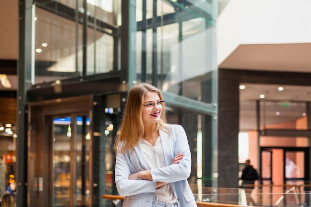 Retrato de estilo de vida de mujer de negocios