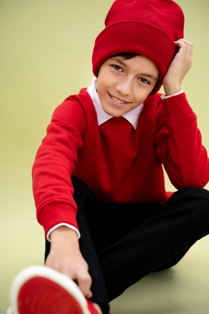 Foto gratuita retrato de estudio de niño aislado