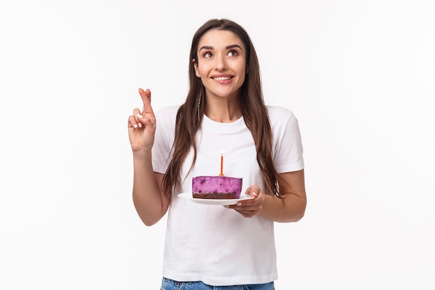 retrato, expresivo, mujer joven, celebrar cumpleaños