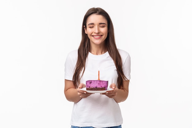 retrato, expresivo, mujer joven, celebrar cumpleaños