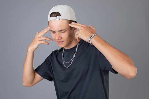 Retrato, de, fresco, adolescente, llevando, un, gorra