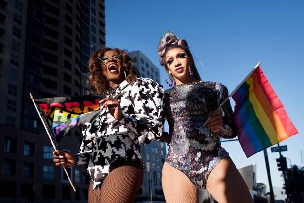 Retrato de hermosos hombres drag