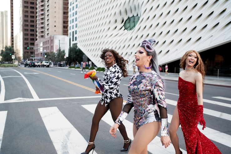 Foto gratuito retrato de hermosos hombres drag