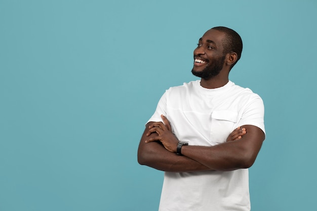 Foto gratuita retrato de hombre afroamericano