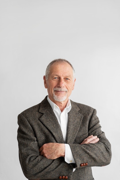 Retrato, hombre de negocios, llevando, traje formal