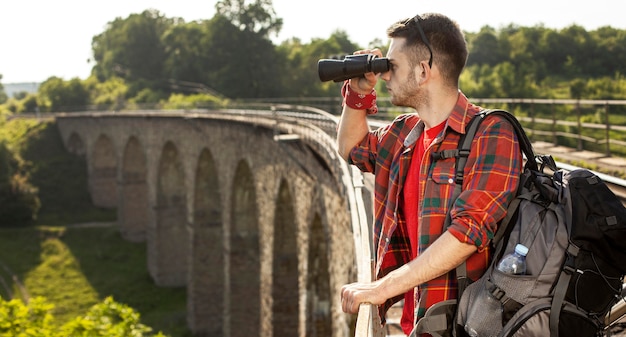 Retrato hombre en puente