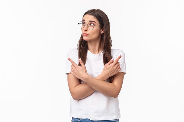 retrato, de, indeciso, pensativo, mujer joven, en, anteojos