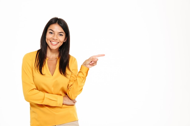 Retrato de una joven alegre