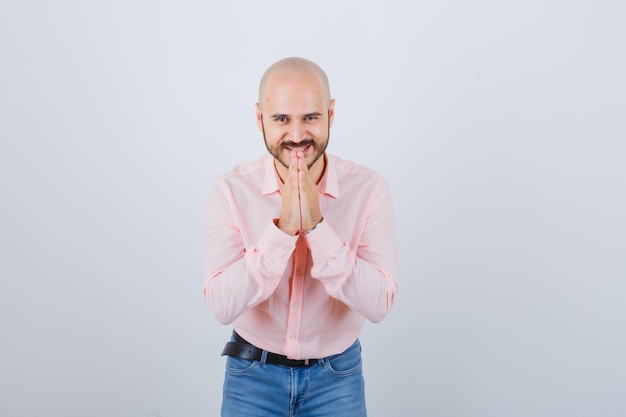 Retrato de un joven alegre