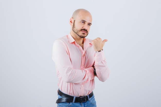 Retrato, de, un, joven, confiado, hombre