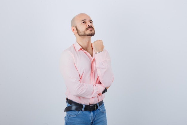 Retrato, de, un, joven, confiado, hombre