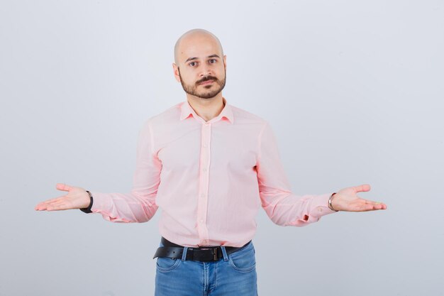 Retrato, de, un, joven, confiado, hombre