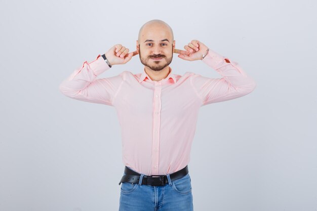 Retrato, de, un, joven, confiado, hombre