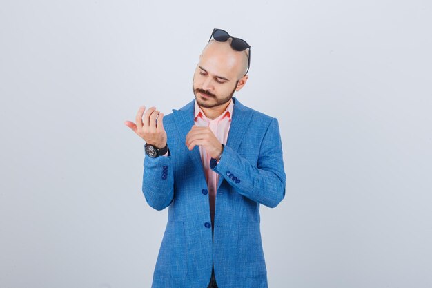 Retrato, de, un, joven, confiado, hombre