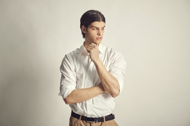 Retrato de un joven empresario guapo