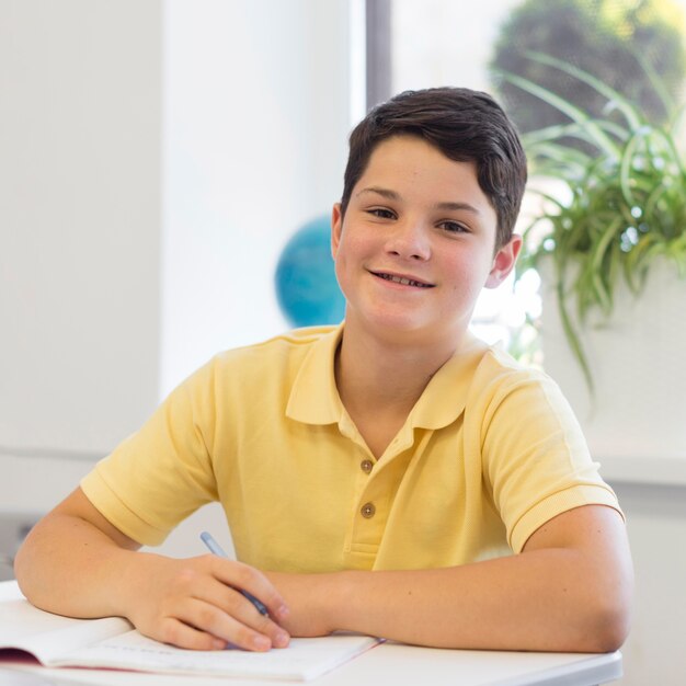 Retrato joven en la escuela