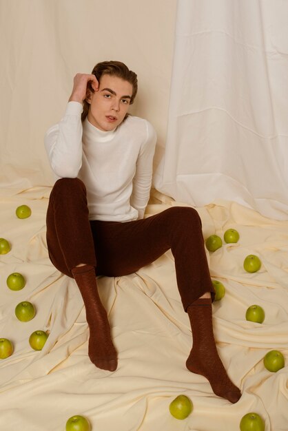 Retrato de joven con flores