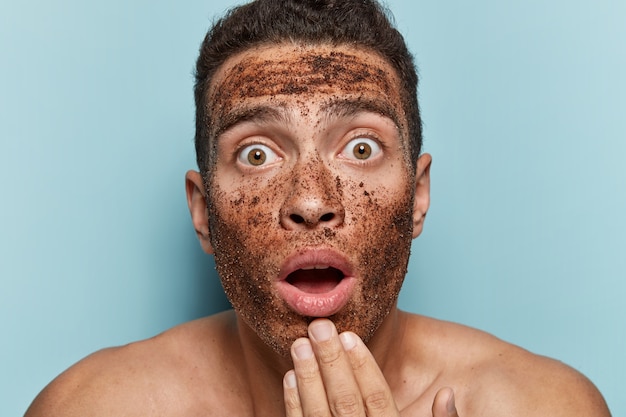 Retrato, de, joven, con, mascarilla