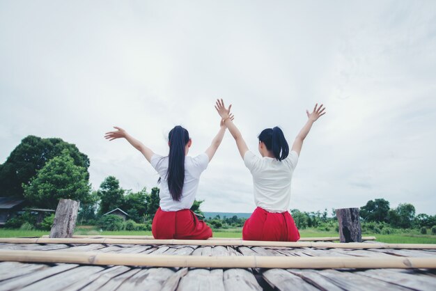 Retrato de jovencita tailandesa en la cultura del arte Tailandia Bailando, Tailandia