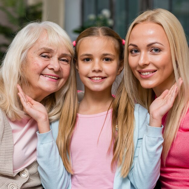 Retrato de linda hija y su familia