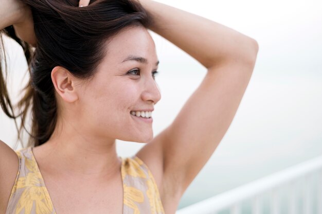 Retrato de modelo femenino joven asiático