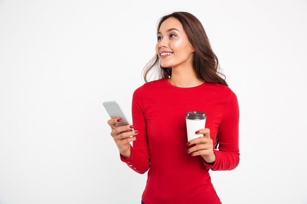 Retrato de una mujer asiática sonriente feliz