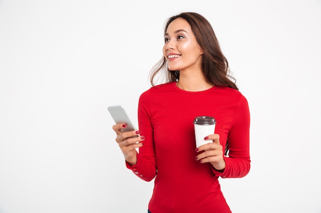 Retrato de una mujer asiática sonriente feliz