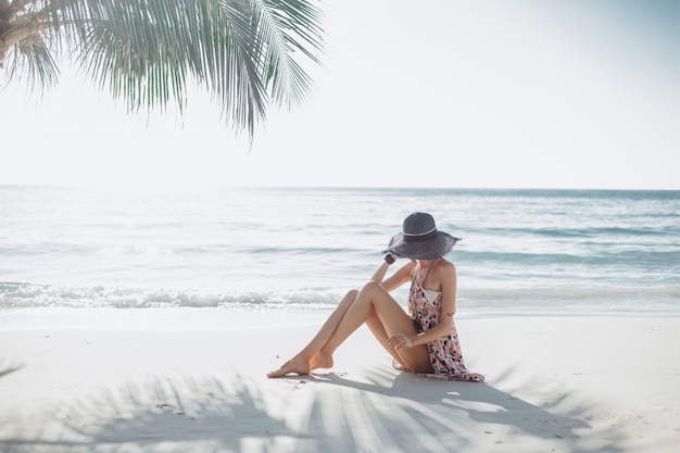 Foto gratuita retrato de mujer de belleza