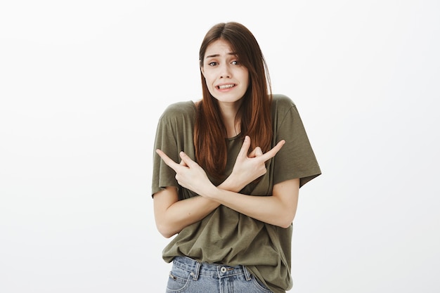 Retrato de una mujer con una camiseta verde oscuro