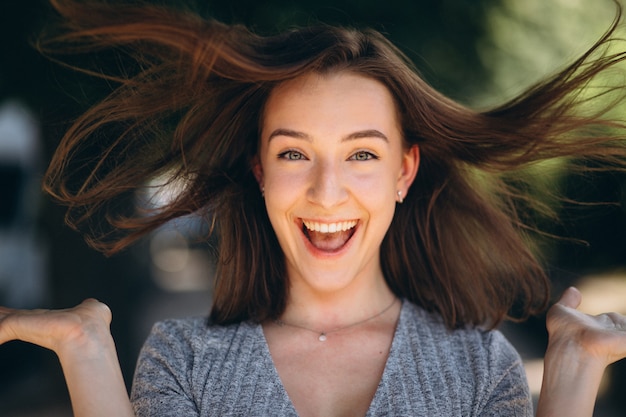 Retrato de una mujer feliz