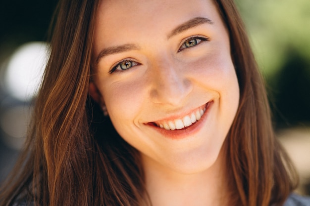 Retrato de una mujer feliz