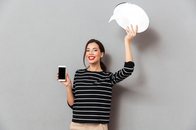 Foto gratuito retrato de una mujer feliz