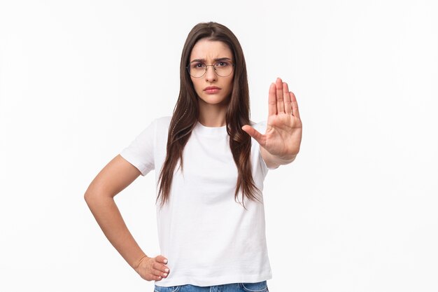 retrato, mujer joven, en, anteojos