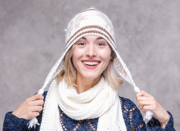 Retrato de mujer joven hermosa