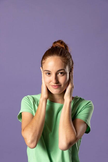 Retrato, de, mujer joven, posar