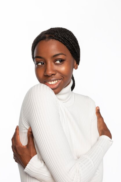 Retrato, de, mujer joven, sonriente, aislado