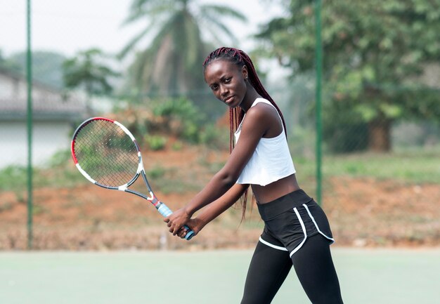 Retrato, mujer, jugar al tenis