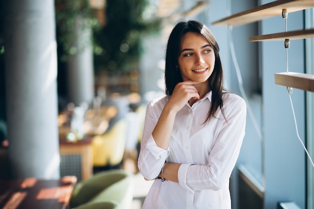 Retrato de mujer de negocios