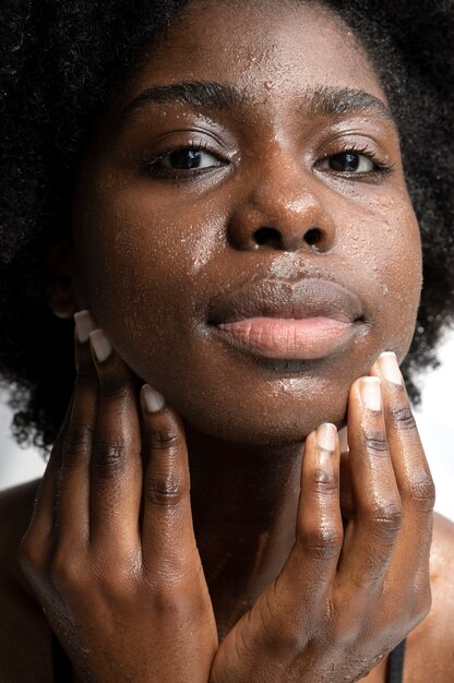 Retrato de mujer con piel hidratada