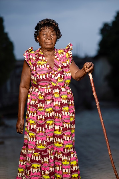 Retrato de mujer senior africana