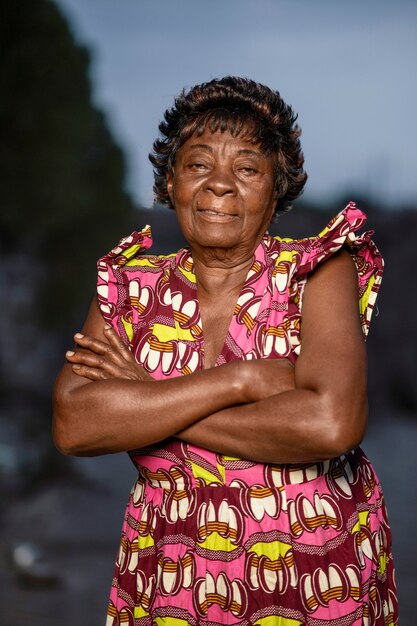Retrato de mujer senior africana