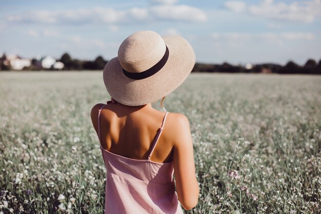 Retrato de mujer con sombrero