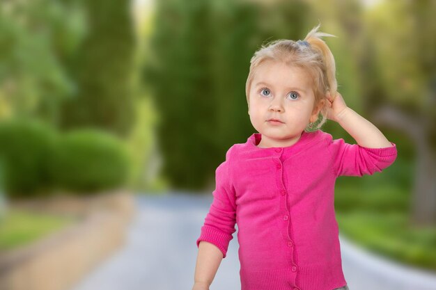 Retrato de una niña encantadora